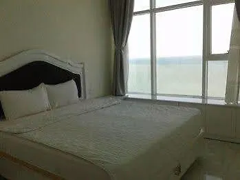 Beach Front Apartments Nha Trang 3*,